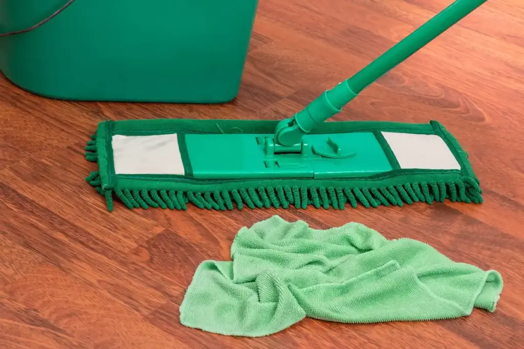 Microfiber or Cotton for Wood Cleaning: Which Preserves Finishes Better?