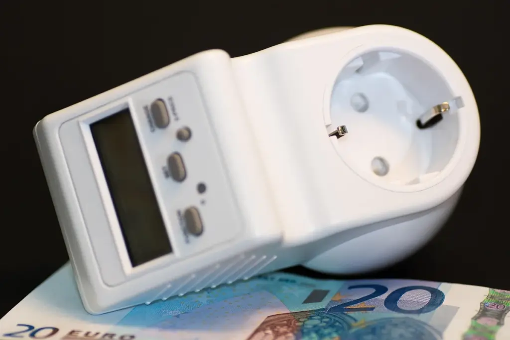 How Do You Really Measure Wood Moisture Content? A Shop-Tested Comparison